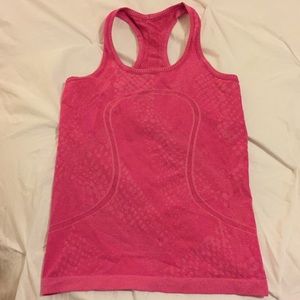 Lululemon top